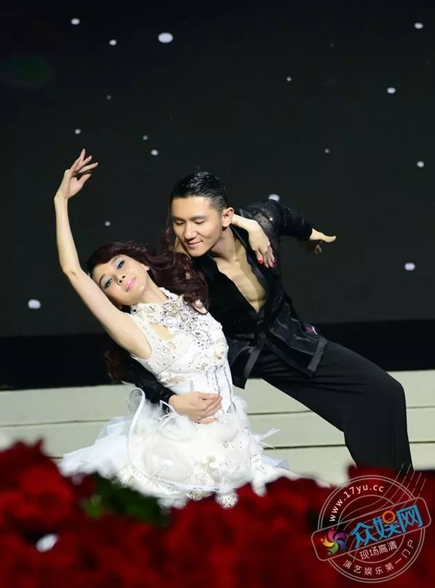 蕭薔「母子戀」曝光:高富帥男友竟然小她那麼多.....49歲的她如今變這樣!