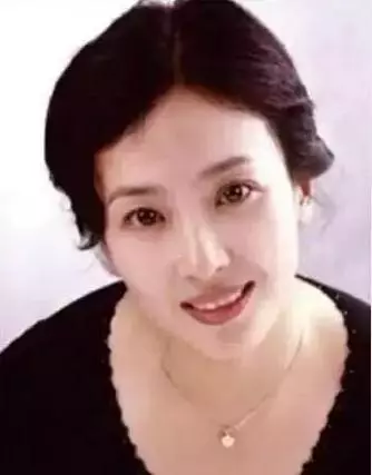 震驚!劉亦菲說自己全家最醜我不信!看完她家人的照片後,我信了!
