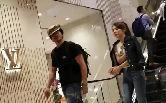 愛得越來越火熱!郭富城和方媛逛街不遮掩大方任拍,還被爆料老婆已經「懷二胎」! 那麼快~