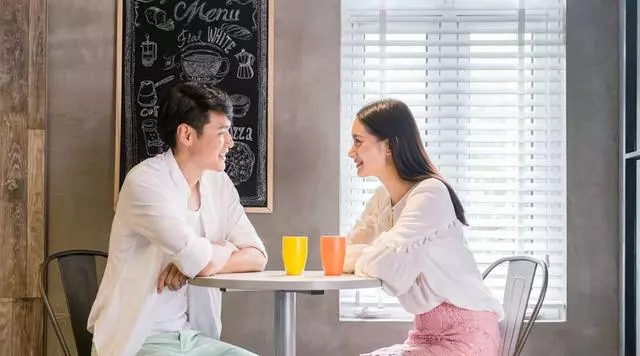 坐月子和婆婆睡一屋,半夜醒來不見婆婆,打開燈我嚇癱在地