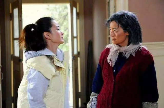 老大娘去城裡看兒子遭嫌棄,兒媳說房子是她娘家的,老大娘爆發了