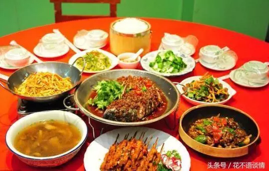 兒媳在城裡上班,我幫忙帶孫子,沒給過錢,聽到對話,我老淚縱橫