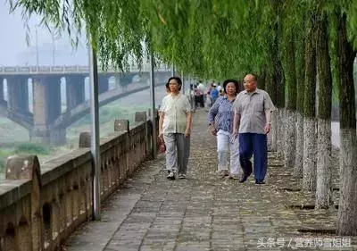 想健康,謹記:早起「三不要」,飯後「三不急」,睡前「三不宜」