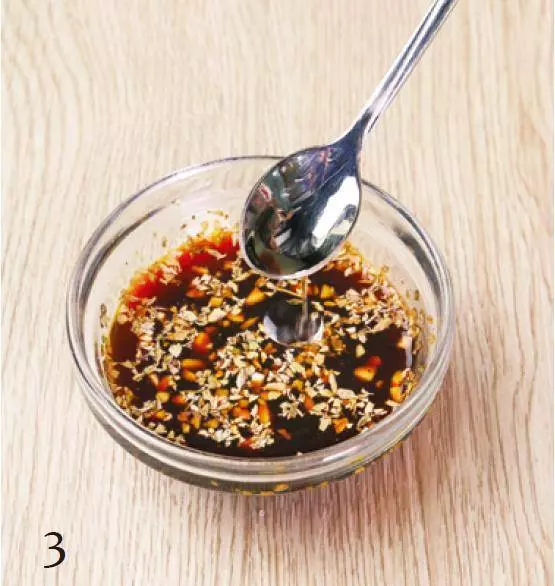 烤五花肉與辣白菜是很好的搭檔,葷素搭配兩相宜~