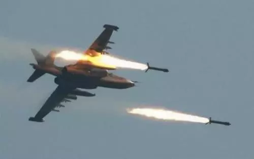 戰爭爆發!俄國無視美國,派遣大量空軍轟炸反叛軍!