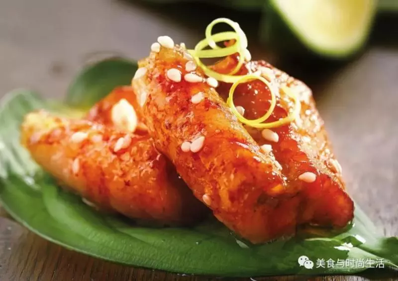 美味烤鰻魚,入口鮮嫩多汁,香氣四溢,多吃還有養顏美容的功效哦