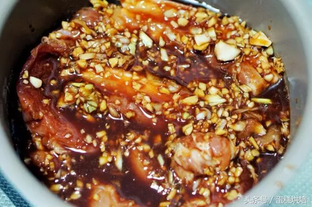 電飯煲版蜜汁叉燒,十幾分鐘上桌,超下飯,家人每次吃到撐