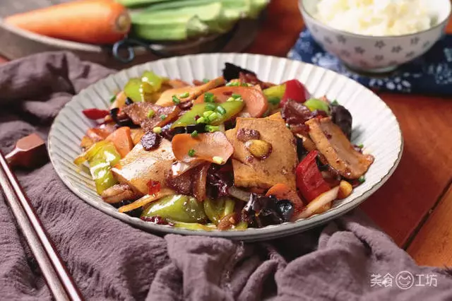 比肉還香的豆腐做法,就著醬汁再下3碗飯