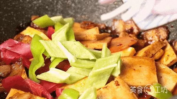 比肉還香的豆腐做法,就著醬汁再下3碗飯