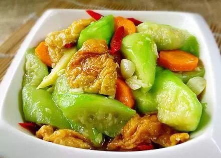 飯店大廚總結的絲瓜做法大全,簡單美味不重樣!