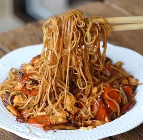 快手炒麵,簡單幾步就搞定的美味,再也不會寵倖路邊攤!