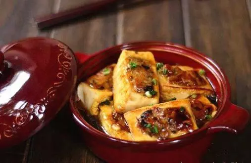 客家名廚教你做釀豆腐,最簡單的調料,做出的豆腐鮮美爽口,超級美味!