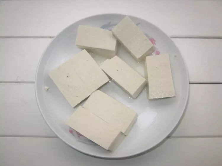 客家名廚教你做釀豆腐,最簡單的調料,做出的豆腐鮮美爽口,超級美味!