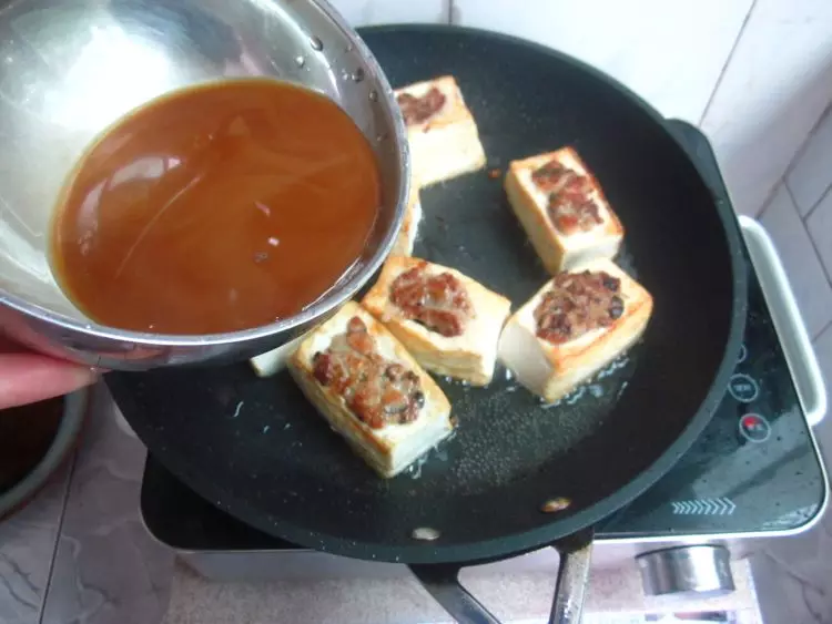 客家名廚教你做釀豆腐,最簡單的調料,做出的豆腐鮮美爽口,超級美味!