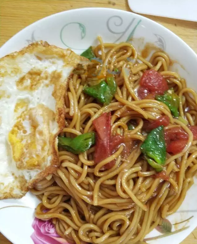 炒麵要想做的好吃,面只能煮8成熟,更不能少了這一步!