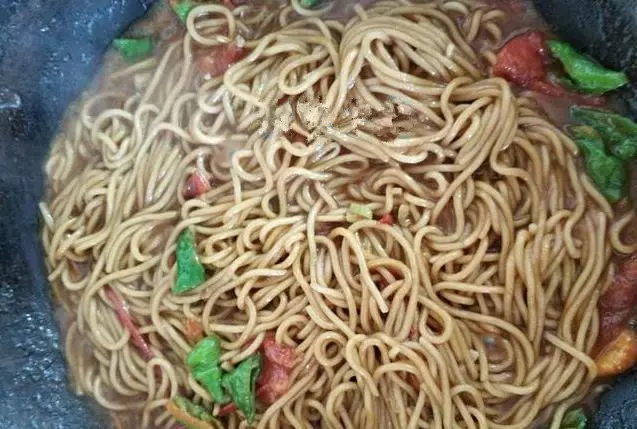 炒麵要想做的好吃,面只能煮8成熟,更不能少了這一步!