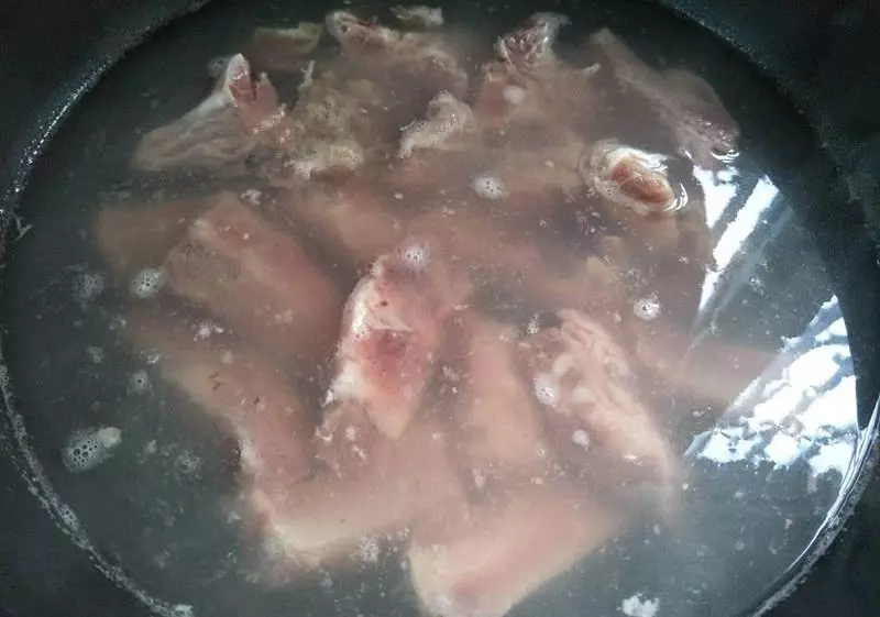 老公拿手的排骨,簡單幾步,入味好吃還不膩,大人小孩都喜歡!