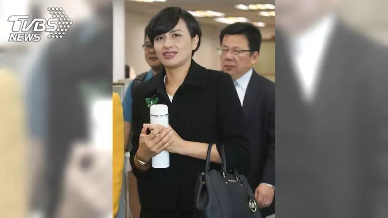 挺綠網友硬拗「邱議瑩有勘災」　他酸：展現驚人下限	