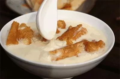 常喝牛奶的女人和常喝豆漿的女人,真的差很多!