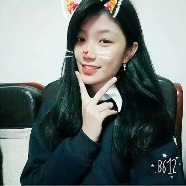 總統府外遭攻擊的女憲兵 居然是甜美「211營花」