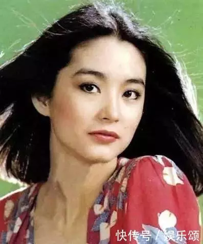 林青霞三個女兒和趙雅芝三個兒子對比,網友:這差距不是一般的大!
