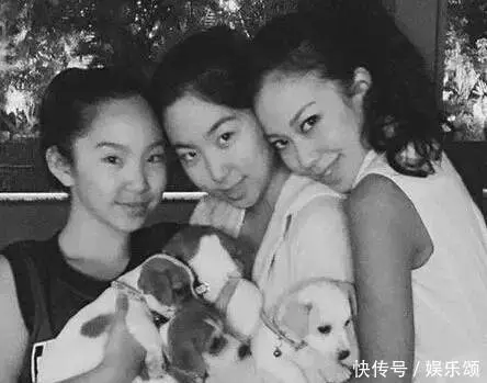 林青霞三個女兒和趙雅芝三個兒子對比,網友:這差距不是一般的大!