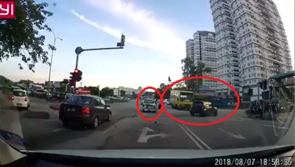 紅燈前撞後逃-車主遭人肉搜尋-乖乖警局自首