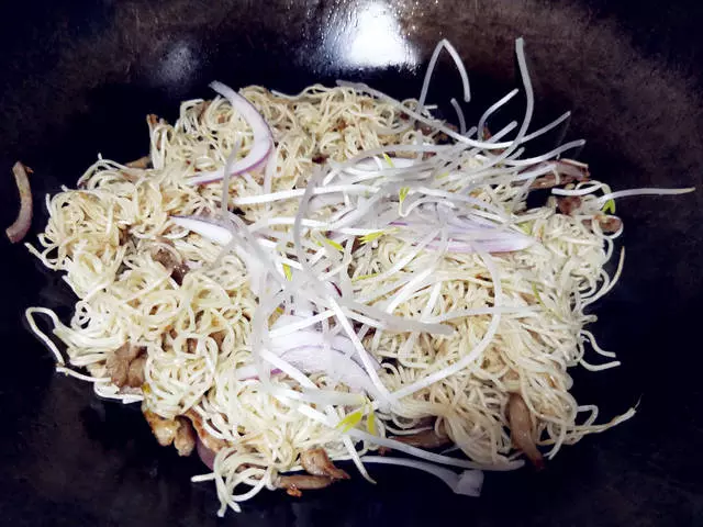 愛吃炒麵一定要收藏,教你一招,炒出來的麵條不粘不成坨,真香!