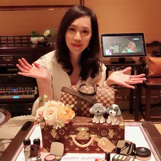 宣萱等美魔女為鄭裕玲顧紀筠慶生,意外曝光壽星女豪宅!