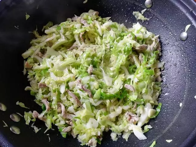 包菜不一樣的做法,很多人沒吃過,絕對的下飯菜,要記得收藏