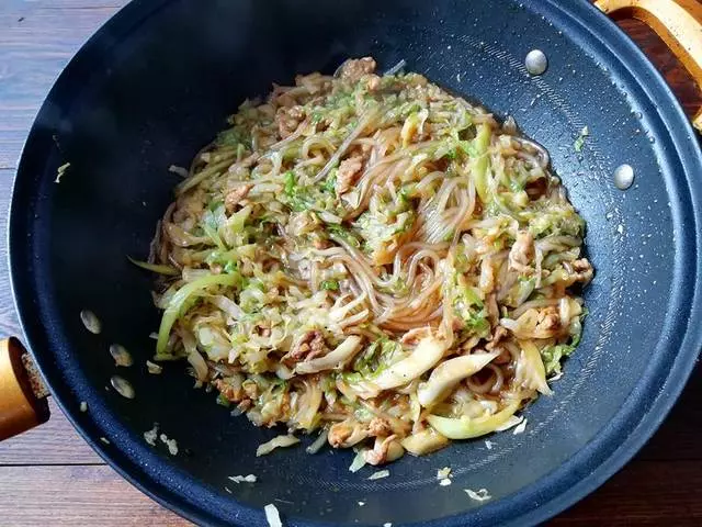 包菜不一樣的做法,很多人沒吃過,絕對的下飯菜,要記得收藏