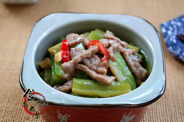 這道菜簡單快手,常吃補腎健脾,清肝明目~