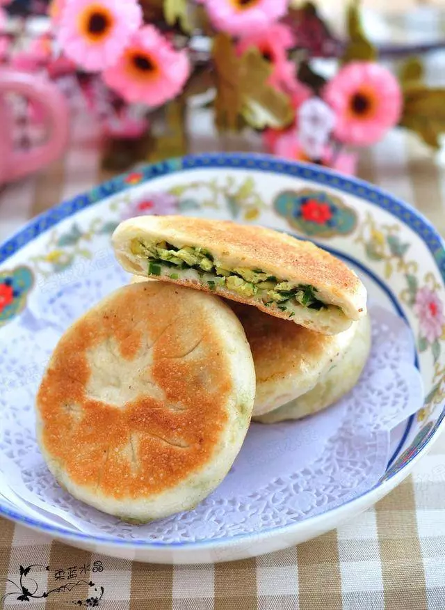小妙招讓韭菜不出水,做出來餡餅鮮香美味!