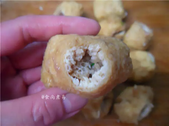 這道菜,客家人最熟悉,金燦燦有食慾,飽滿多汁,一口一個百吃不厭!