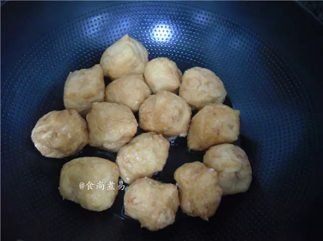 這道菜,客家人最熟悉,金燦燦有食慾,飽滿多汁,一口一個百吃不厭!