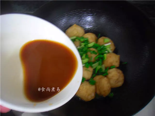 這道菜,客家人最熟悉,金燦燦有食慾,飽滿多汁,一口一個百吃不厭!