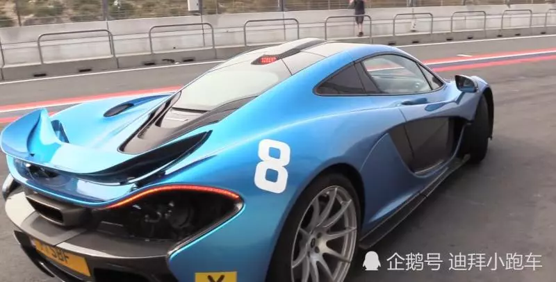 賽道上看到一台邁凱倫P1,網友看到車主直呼:人生贏家!