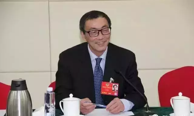 頸椎病動頸子?那是最笨的辦法,用兩招搞定