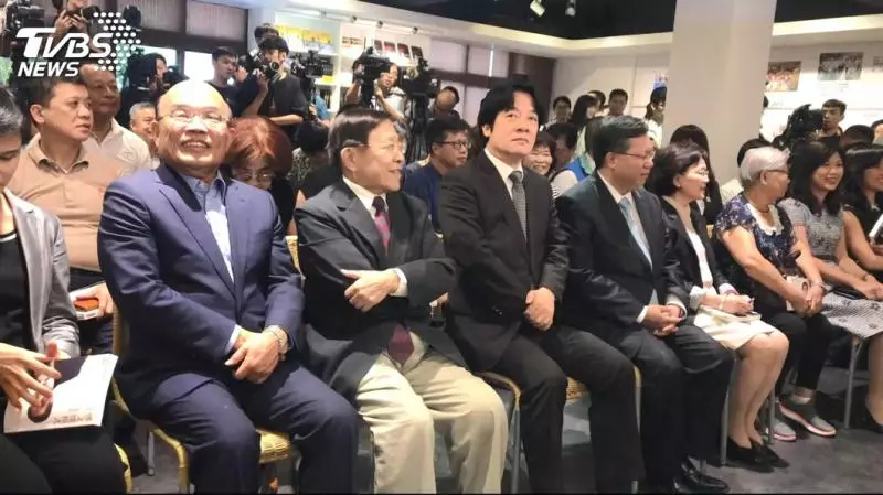 三巨頭!鄭文燦出新書 賴揆、蘇貞昌相挺