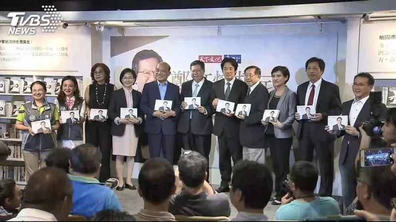 三巨頭!鄭文燦出新書 賴揆、蘇貞昌相挺