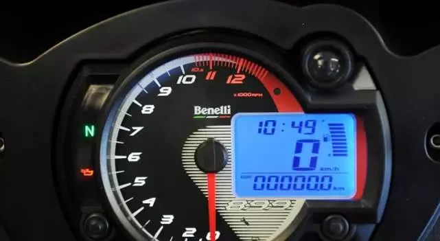 三缸引擎,入門重機車,出門遊玩必備,本田Hornet 900不及它!