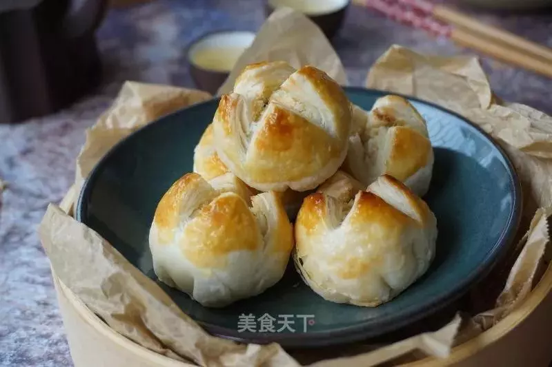 造型簡單,酸甜不膩口- 椰蓉開口酥