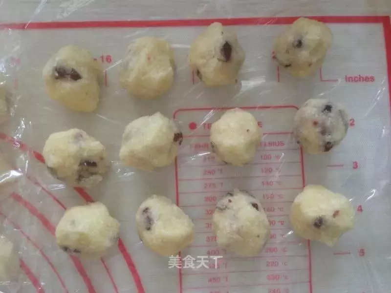 造型簡單,酸甜不膩口- 椰蓉開口酥