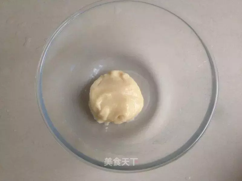 造型簡單,酸甜不膩口- 椰蓉開口酥