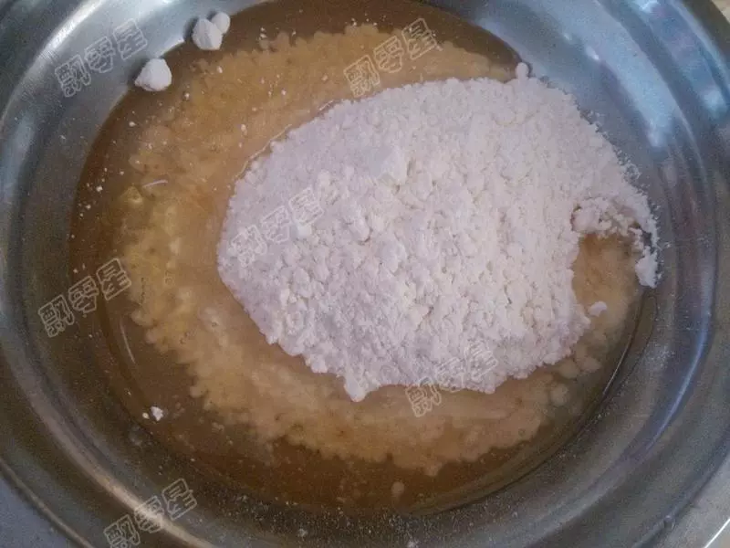 想吃月餅,自己在家也能做,配方和步驟都告訴您,看一遍就能學會!