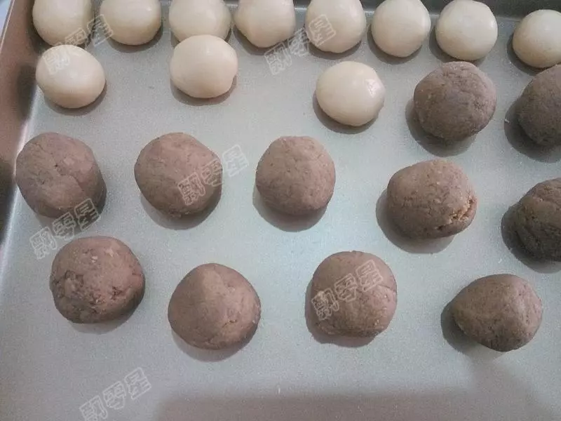 想吃月餅,自己在家也能做,配方和步驟都告訴您,看一遍就能學會!