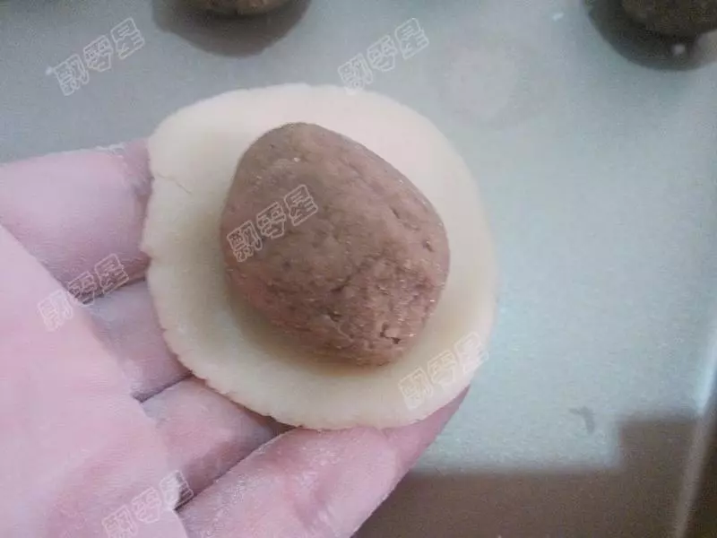 想吃月餅,自己在家也能做,配方和步驟都告訴您,看一遍就能學會!