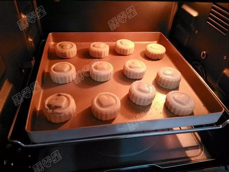 想吃月餅,自己在家也能做,配方和步驟都告訴您,看一遍就能學會!