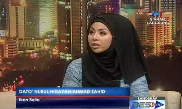 這些大馬部長的女兒你見過了嗎?沒想到副首相的女兒長得這麼漂亮! 搞到alvin tan都要對他做出。。。!