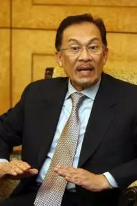 這些大馬部長的女兒你見過了嗎?沒想到副首相的女兒長得這麼漂亮! 搞到alvin tan都要對他做出。。。!